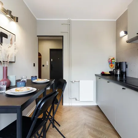 Apartament Good Morning Wroclaw - 100M Rynek - Netflix - Free Parking - 3 Separate Rooms Lägenhet